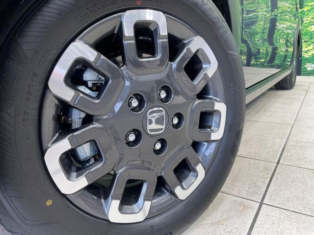 �y����15�C���`�A���~�z�C�[���z�O�ςɃ}�b�`���������A���~�z�C�[���𑕒����Ă���܂��B�e��ЊO�A���~�z�C�[����A�X�^�b�h���X�^�C�����戵�����Ă���܂��B���񂲑��k����������