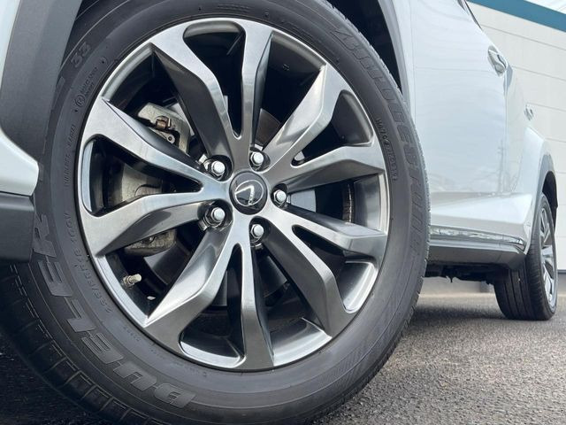 �y����18�C���`�A���~�z�C�[���z�O�ςɃ}�b�`���������A���~�z�C�[���𑕒����Ă���܂��B�e��ЊO�A���~�z�C�[����A�X�^�b�h���X�^�C�����戵�����Ă���܂��B���񂲑��k����������