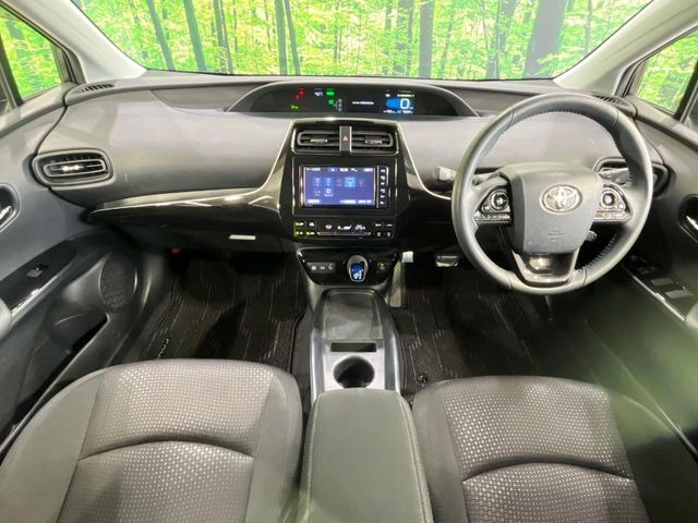 プリウス1.8 S