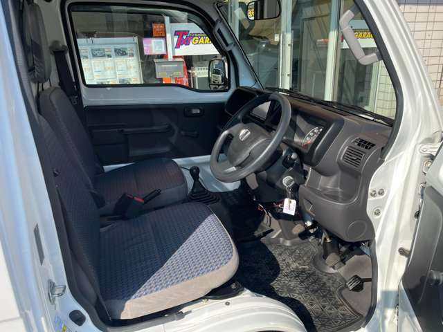 運転席!乗り降りもしやすいです!