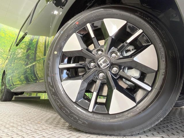 �y����16�C���`�A���~�z�C�[���z�O�ςɃ}�b�`���������A���~�z�C�[���𑕒����Ă���܂��B�e��ЊO�A���~�z�C�[����A�X�^�b�h���X�^�C�����戵�����Ă���܂��B���񂲑��k����������