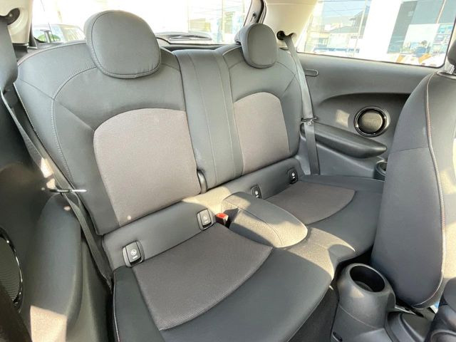 ���㕔���Ȃ��C�ɂȂ�悤�ȃL�Y�E�����ւ��蓙�A�傫�ȃ_���[�W�͂Ȃ��A�ǍD�ȏ�Ԃł��B