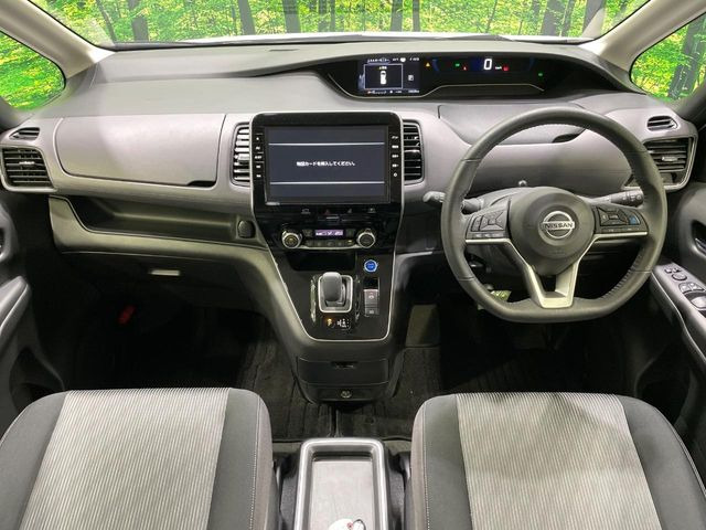 セレナ1.2 e-POWER ハイウェイスターV