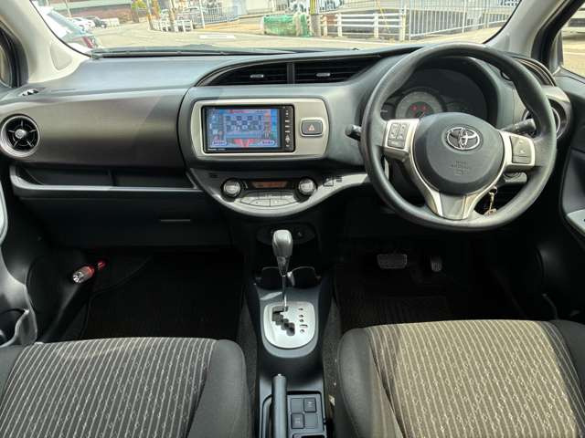 ヴィッツ1.3 ジュエラ 4WD