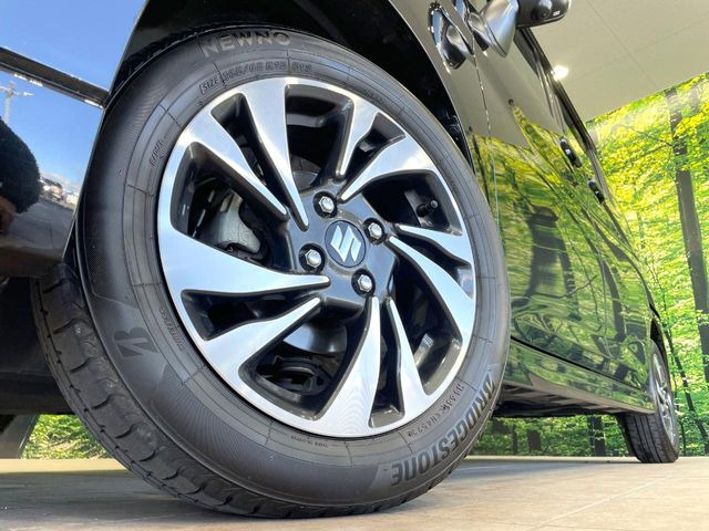 �y����15�C���`�A���~�z�C�[���z�O�ςɃ}�b�`���������A���~�z�C�[���𑕒����Ă���܂��B�e��ЊO�A���~�z�C�[����A�X�^�b�h���X�^�C�����戵�����Ă���܂��B���񂲑��k����������