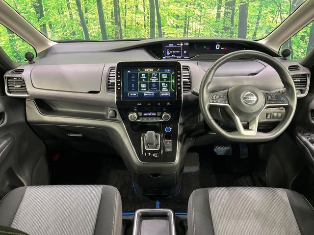 セレナ1.2 e-POWER ハイウェイスターV