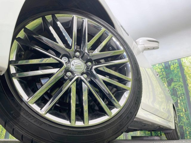 �y�����A���~�z�C�[���z�O�ςɃ}�b�`���������A���~�z�C�[���𑕒����Ă���܂��B�e��ЊO�A���~�z�C�[����A�X�^�b�h���X�^�C�����戵�����Ă���܂��B���񂲑��k����������
