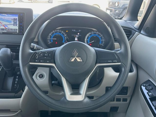 �y�X�e�A�����O�X�C�b�`�z�^�]���A�O������ڐ������炷���ƂȂ��A�I�[�f�B�I���̑��삪�\�ȕ֗��@�\!���S&���K�ȃh���C�u�����o���Ă���܂���
