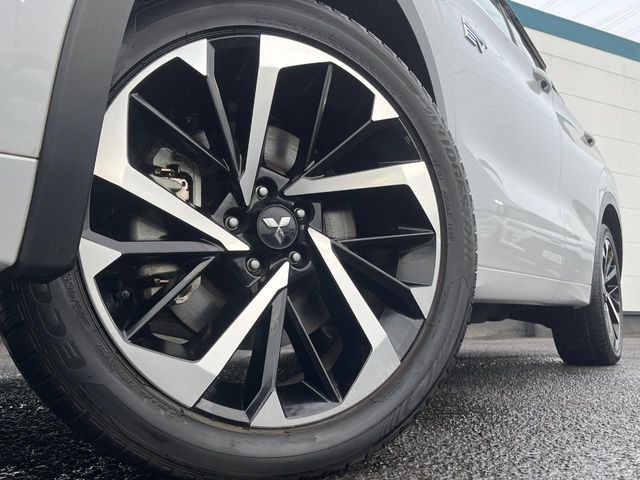 �y����20�C���`�A���~�z�C�[���z�O�ςɃ}�b�`���������A���~�z�C�[���𑕒����Ă���܂��B�e��ЊO�A���~�z�C�[����A�X�^�b�h���X�^�C�����戵�����Ă���܂��B���񂲑��k����������