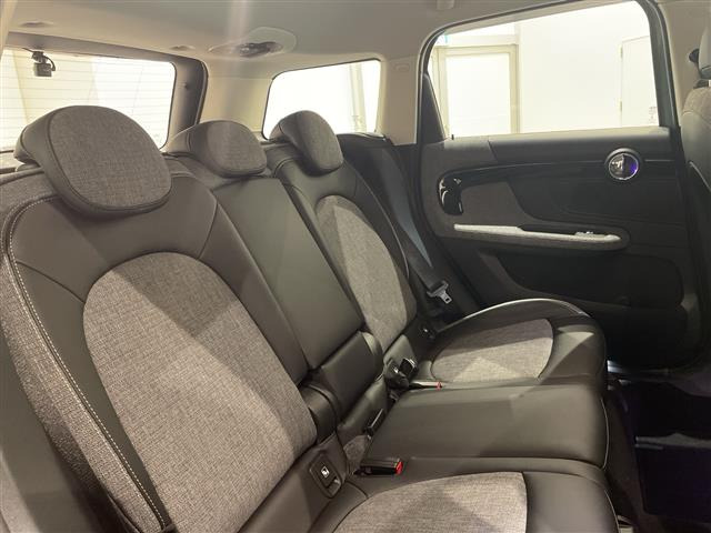 ミニクロスオーバークーパー D オール4 4WD