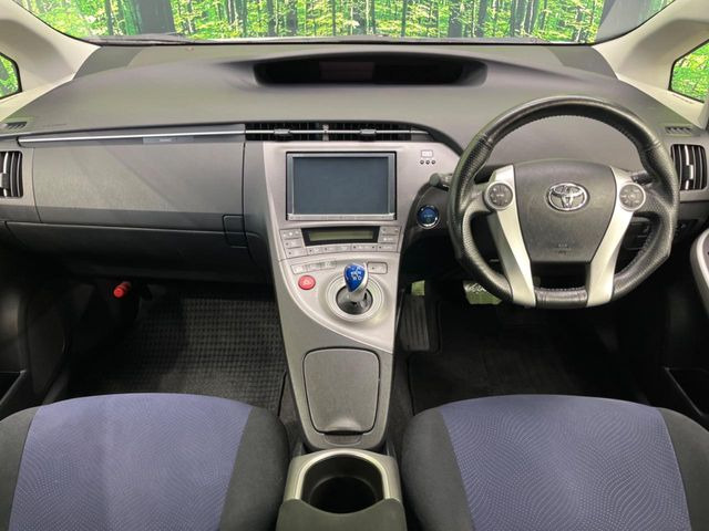 プリウス1.8 S