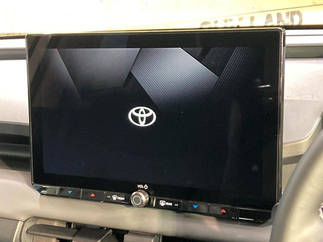 �y12.9�C���` �f�B�X�v���C�I�[�f�B�I�z���ʂ̃f�B�X�v���C��AppleCarPlay��AndroidAuto�����p�\�B�傫�ȉ�ʂŃX�}�z�i�r�A�v���������p���������܂���