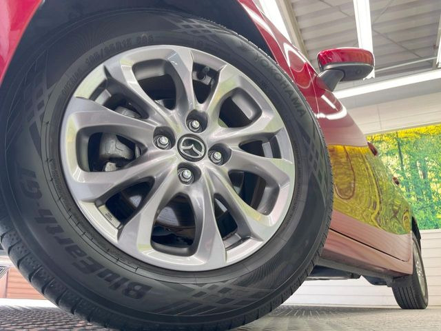 �y����15�C���`�A���~�z�C�[���z�O�ςɃ}�b�`���������A���~�z�C�[���𑕒����Ă���܂��B�e��ЊO�A���~�z�C�[����A�X�^�b�h���X�^�C�����戵�����Ă���܂��B���񂲑��k����������