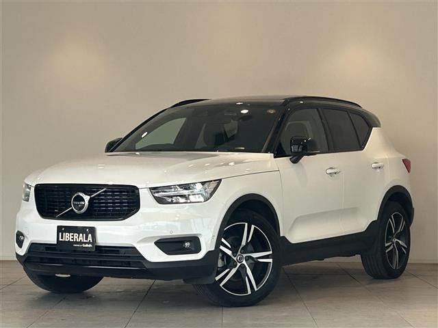 XC40B4 AWD Rデザイン 4WD