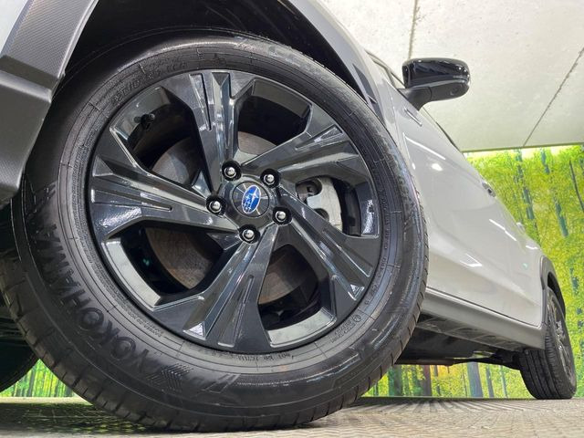 �y����17�C���`�A���~�z�C�[���z�O�ςɃ}�b�`���������A���~�z�C�[���𑕒����Ă���܂��B�e��ЊO�A���~�z�C�[����A�X�^�b�h���X�^�C�����戵�����Ă���܂��B���񂲑��k����������