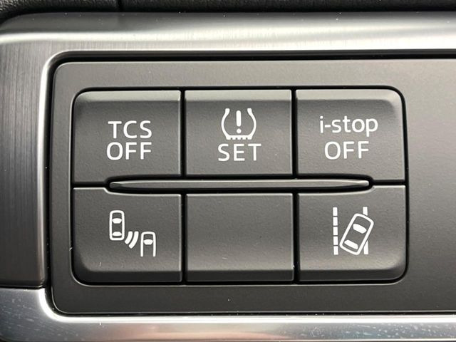 �yi-ACTIVESENSE�z���s���ɑO���̎ԗ�����F�����A�Փ˂������Ȏ��͌x��ƃu���[�L�ŏՓˉ���Ɣ�Q�y�����A�V�X�g�B�����S�Ƀh���C�u�����y���݂��������܂��B