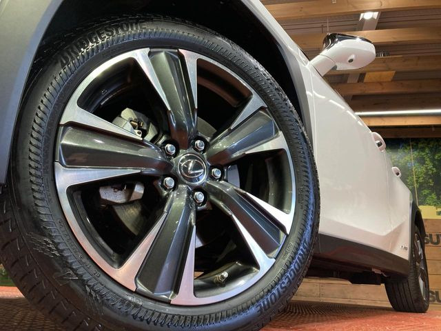 �y�����A���~�z�C�[���z�O�ςɃ}�b�`���������A���~�z�C�[���𑕒����Ă���܂��B�e��ЊO�A���~�z�C�[����A�X�^�b�h���X�^�C�����戵�����Ă���܂��B���񂲑��k����������