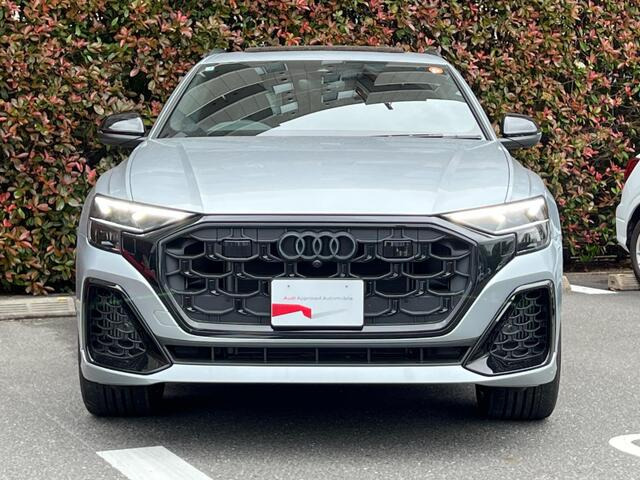 Q855 TFSI クワトロ Sライン 4WD