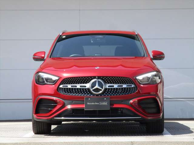 GLAクラスGLA200d 4マチック AMGラインパッケージ 4WD