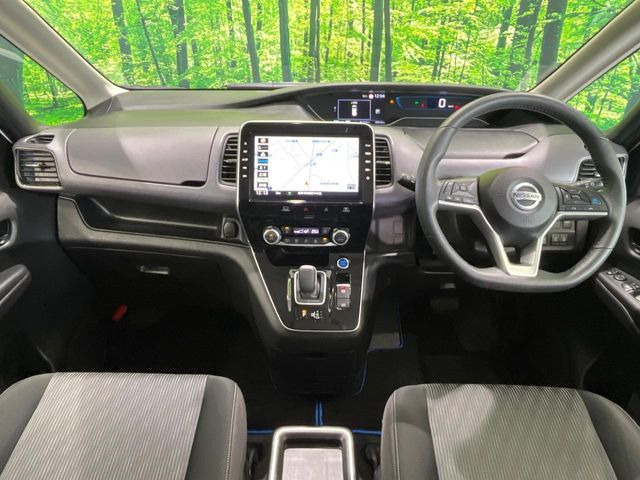 セレナ1.2 e-POWER ハイウェイスターV