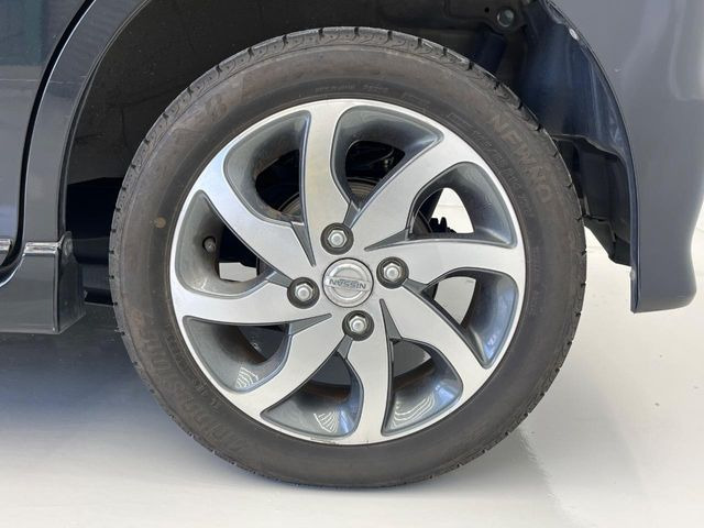 �y����14�C���`�A���~�z�C�[���z�O�ςɃ}�b�`���������A���~�z�C�[���𑕒����Ă���܂��B�e��ЊO�A���~�z�C�[����A�X�^�b�h���X�^�C�����戵�����Ă���܂��B���񂲑��k����������