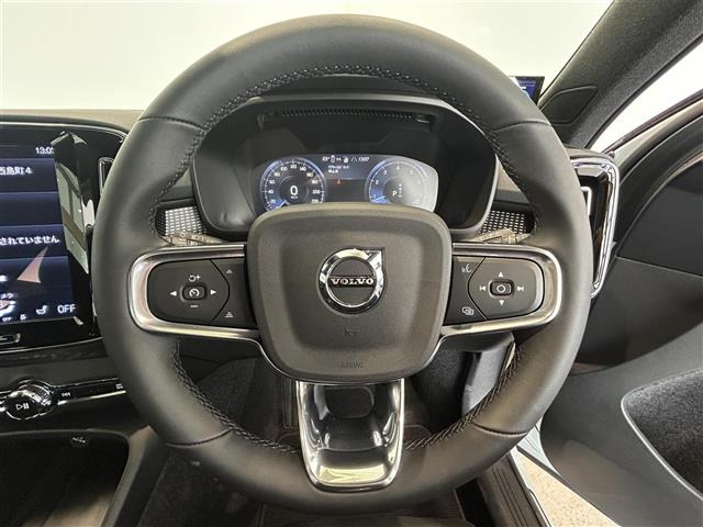 XC40B4 AWD Rデザイン 4WD