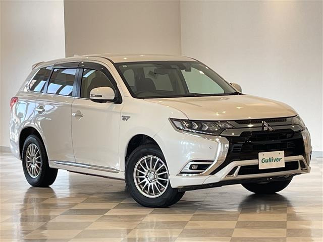 アウトランダーPHEV2.4 G プラスパッケージ 4WD