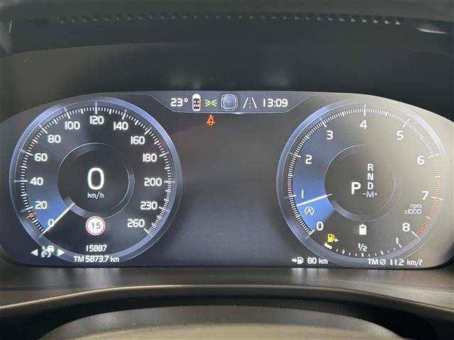 XC40B4 AWD Rデザイン 4WD
