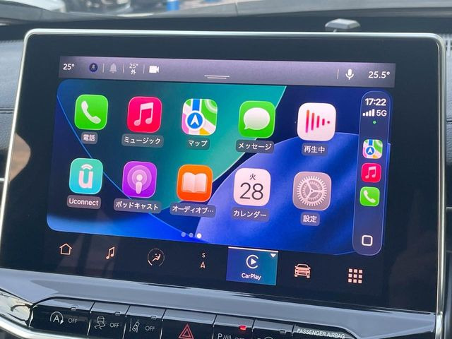 ��Apple Car Play:�X�}�z�Ƃ̗L���ڑ��ŁA�i�r�E�I�[�f�B�I�Đ��ȂǃX�}�z�̃A�v���@�\����ʂł��g����֗��@�\�ł�!