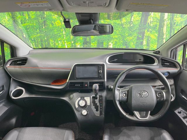 シエンタハイブリッド 1.5 G クエロ