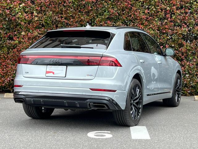 Q855 TFSI クワトロ Sライン 4WD