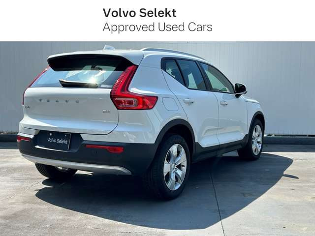 XC40B4 AWD モメンタム 4WD