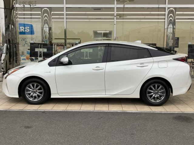 プリウス1.8 S セーフティ プラス