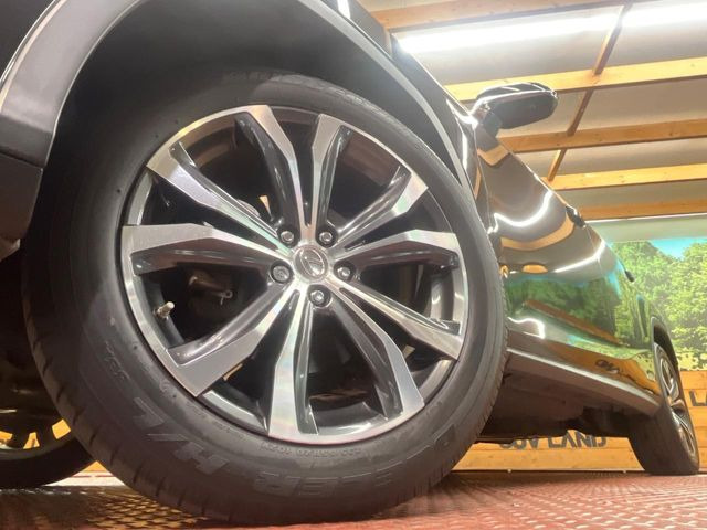 �y����20�C���`�A���~�z�C�[���z�O�ςɃ}�b�`���������A���~�z�C�[���𑕒����Ă���܂��B�e��ЊO�A���~�z�C�[����A�X�^�b�h���X�^�C�����戵�����Ă���܂��B���񂲑��k����������