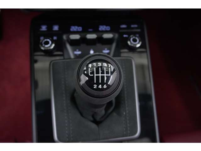 7��MT�A3.0L �����Ό�6�C��DOHC�c�C���^�[�{�A480ps/58.1kgm