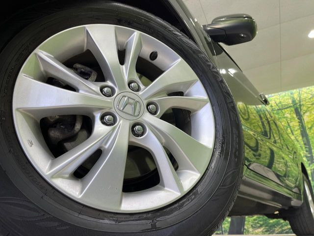 �y����16�C���`�A���~�z�C�[���z�O�ςɃ}�b�`���������A���~�z�C�[���𑕒����Ă���܂��B�e��ЊO�A���~�z�C�[����A�X�^�b�h���X�^�C�����戵�����Ă���܂��B���񂲑��k����������
