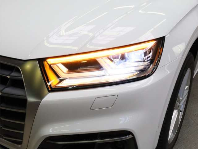 Q52.0 TFSI クワトロ スポーツ Sラインパッケージ 4WD