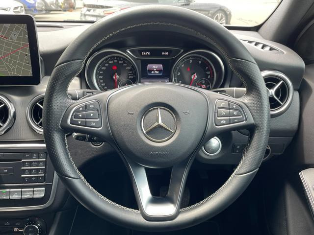 GLAクラスGLA220 4マチック 4WD