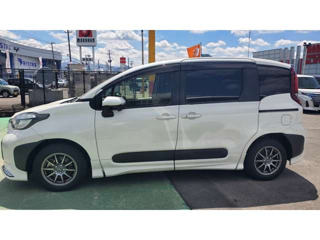 シエンタハイブリッド 1.5 G E-Four 4WD