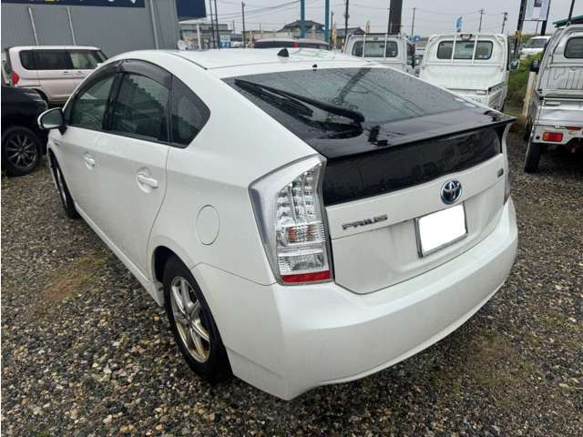 プリウス1.8 S