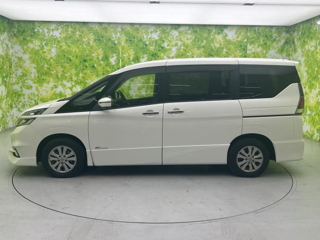 セレナ2.0 ハイウェイスター Vセレクション 4WD