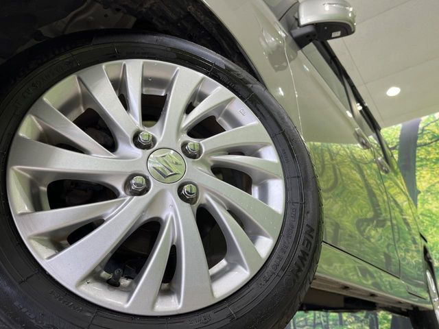 �y����14�C���`�A���~�z�C�[���z�O�ςɃ}�b�`���������A���~�z�C�[���𑕒����Ă���܂��B�e��ЊO�A���~�z�C�[����A�X�^�b�h���X�^�C�����戵�����Ă���܂��B���񂲑��k����������