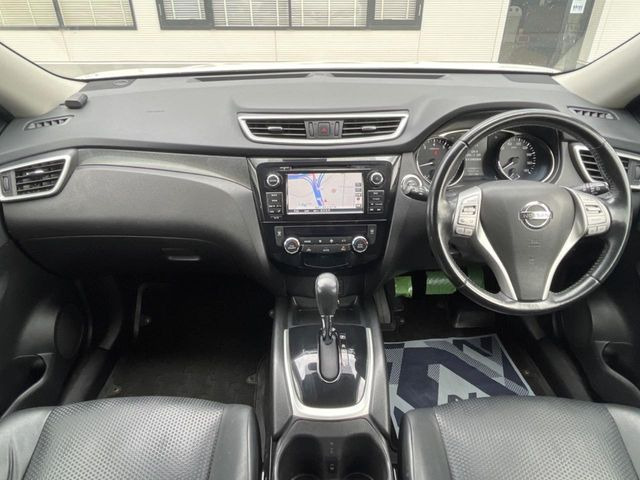 エクストレイル2.0 20Xt エマージェンシーブレーキパッケージ