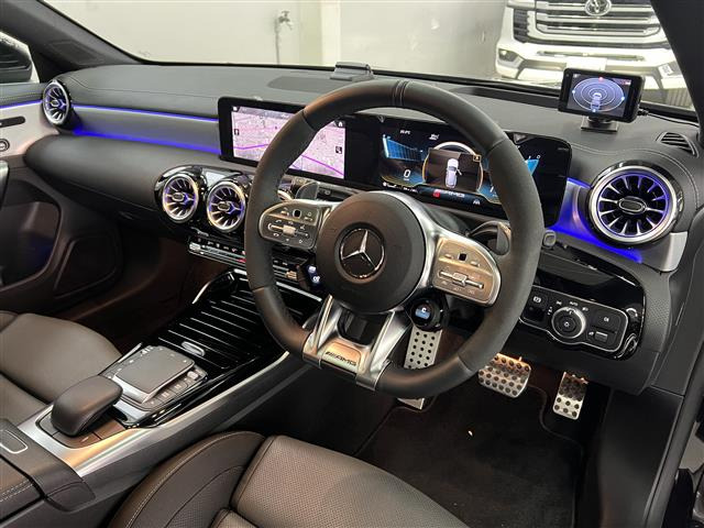 CLAシューティングブレークAMG CLA 35 4マチック 4WD
