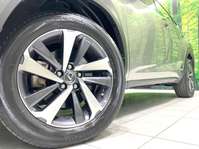 �y����18�C���`�A���~�z�C�[���z�O�ςɃ}�b�`���������A���~�z�C�[���𑕒����Ă���܂��B�e��ЊO�A���~�z�C�[����A�X�^�b�h���X�^�C�����戵�����Ă���܂��B���񂲑��k����������