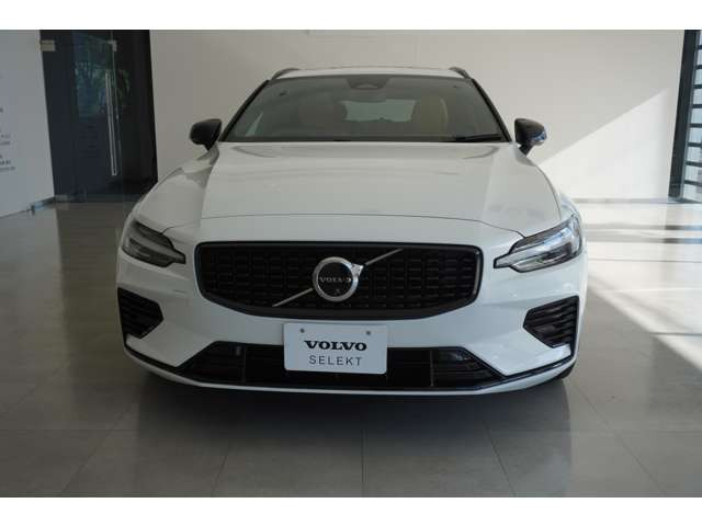 V60ウルトラ T6  AWD プラグインハイブリッド 4WD