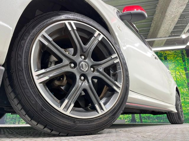 �y����16�C���`�A���~�z�C�[���z�O�ςɃ}�b�`���������A���~�z�C�[���𑕒����Ă���܂��B�e��ЊO�A���~�z�C�[����A�X�^�b�h���X�^�C�����戵�����Ă���܂��B���񂲑��k����������
