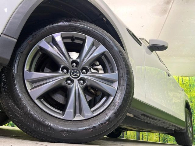 �y����18�C���`�A���~�z�C�[���z�O�ςɃ}�b�`���������A���~�z�C�[���𑕒����Ă���܂��B�e��ЊO�A���~�z�C�[����A�X�^�b�h���X�^�C�����戵�����Ă���܂��B���񂲑��k����������