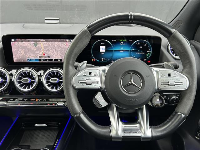 GLAクラスAMG GLA35 4マチック 4WD