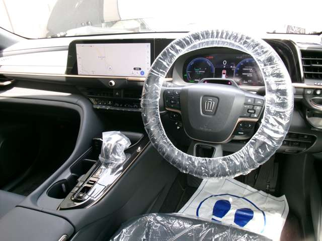 クラウンスポーツ2.5 Z E-Four 4WD